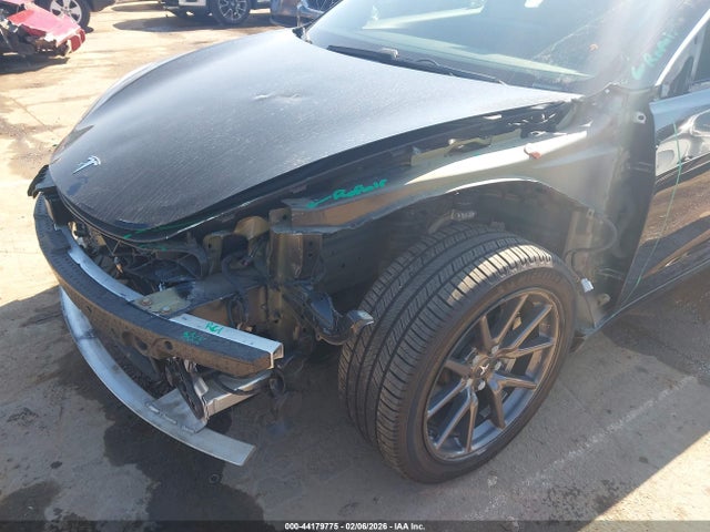 2019 TESLA MODEL 3 5YJ3E1EA3KF410267 Photo 5