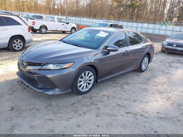 2018 TOYOTA CAMRY 4T1B11HK1JU154708 Photo 1