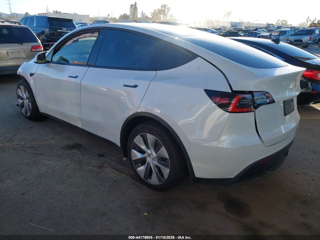 2021 TESLA MODEL Y 5YJYGAEEXMF112658 Photo 2