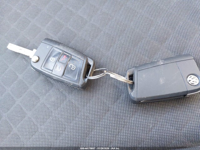 2018 VOLKSWAGEN TIGUAN 3VV0B7AX3JM096236 Photo 10