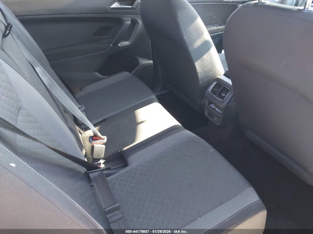 2018 VOLKSWAGEN TIGUAN 3VV0B7AX3JM096236 Photo 7