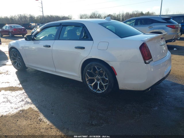 Aukcja sprzedaży 2017 Chrysler 300 300s, vin: 2C3CCABGXHH657484, numer aukcji: 44179897