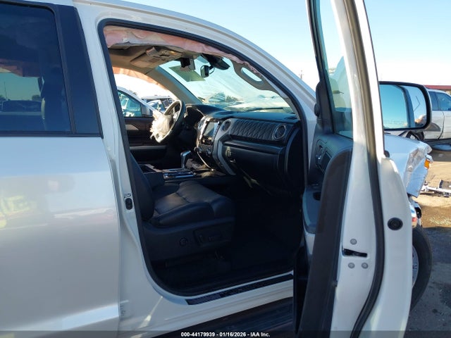 5TFAY5F19MX961333 Toyota Tundra Platinum