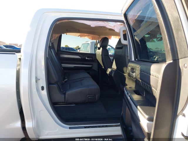 5TFAY5F19MX961333 Toyota Tundra Platinum