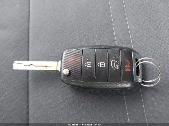 5XYPGDA50JG418338 KIA Sorento 3.3l Lx