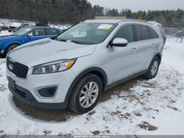 5XYPGDA50JG418338 KIA Sorento 3.3l Lx