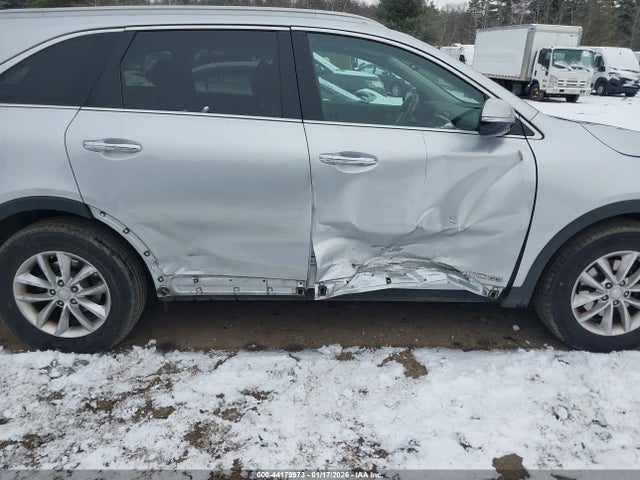 5XYPGDA50JG418338 KIA Sorento 3.3l Lx