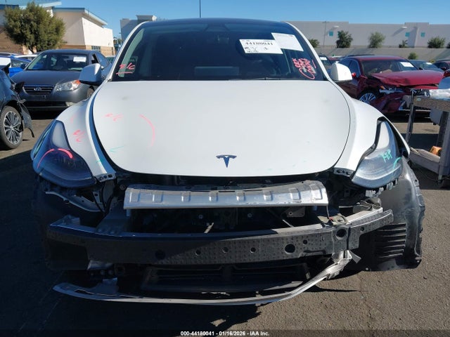 Auction sale of the 2021 Tesla Model Y Performance Dual Motor All-wheel Drive, vin: 5YJYGDEF8MF197557, lot number: 44180041
