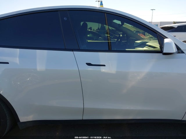 Auction sale of the 2021 Tesla Model Y Performance Dual Motor All-wheel Drive, vin: 5YJYGDEF8MF197557, lot number: 44180041