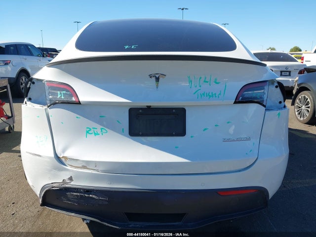 Auction sale of the 2021 Tesla Model Y Performance Dual Motor All-wheel Drive, vin: 5YJYGDEF8MF197557, lot number: 44180041