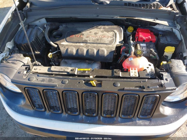 44180133 :رقم المزاد ، ZACCJBAB9JPH38820 vin ، 2018 Jeep Renegade Upland Edition 4x4 مزاد بيع
