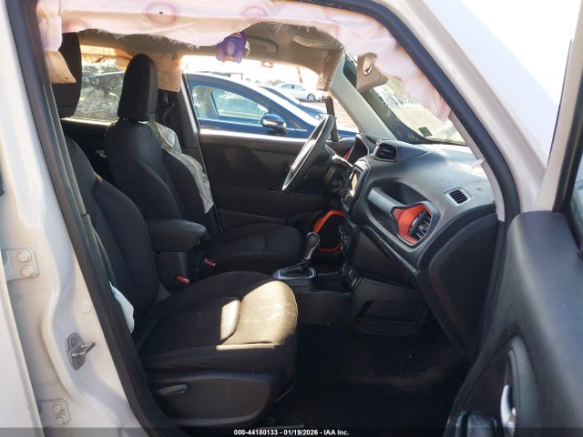 44180133 :رقم المزاد ، ZACCJBAB9JPH38820 vin ، 2018 Jeep Renegade Upland Edition 4x4 مزاد بيع