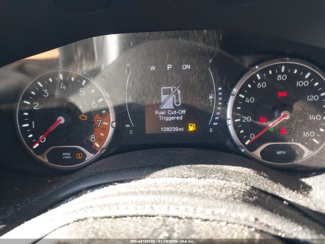 44180133 :رقم المزاد ، ZACCJBAB9JPH38820 vin ، 2018 Jeep Renegade Upland Edition 4x4 مزاد بيع