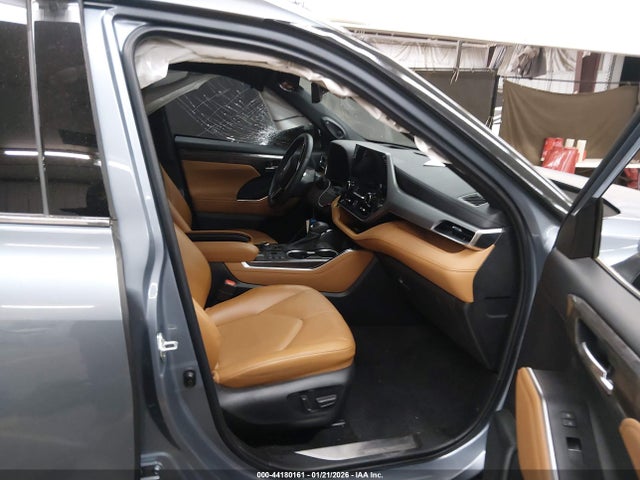 5TDKDRBHXPS009025 Toyota Highlander Platinum