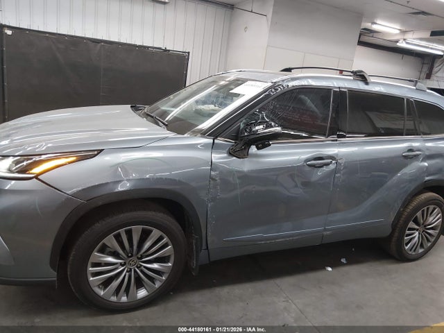5TDKDRBHXPS009025 Toyota Highlander Platinum