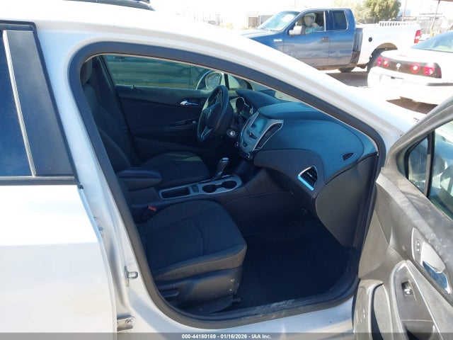 1G1BC5SM5H7223983 Chevrolet Cruze Ls Auto