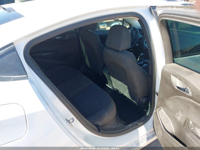 1G1BC5SM5H7223983 Chevrolet Cruze Ls Auto