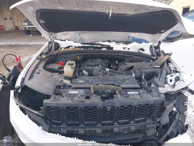 Продажа на аукционе авто 2023 Jeep Grand Cherokee Limited 4x4, vin: 1C4RJHBG1PC501176, номер лота: 44180254