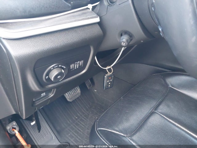 Продажа на аукционе авто 2023 Jeep Grand Cherokee Limited 4x4, vin: 1C4RJHBG1PC501176, номер лота: 44180254