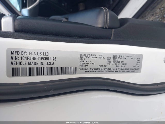 Продажа на аукционе авто 2023 Jeep Grand Cherokee Limited 4x4, vin: 1C4RJHBG1PC501176, номер лота: 44180254