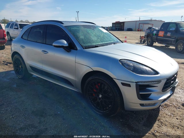 2017 PORSCHE MACAN WP1AG2A52HLB53607 Photo 0