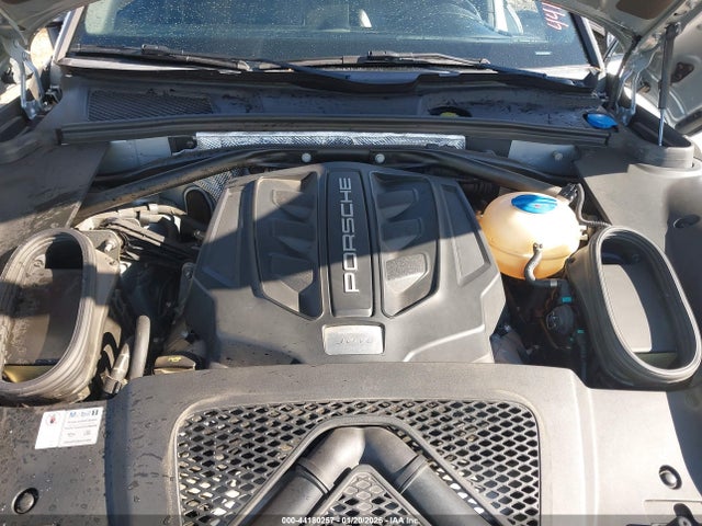 2017 PORSCHE MACAN WP1AG2A52HLB53607 Photo 9
