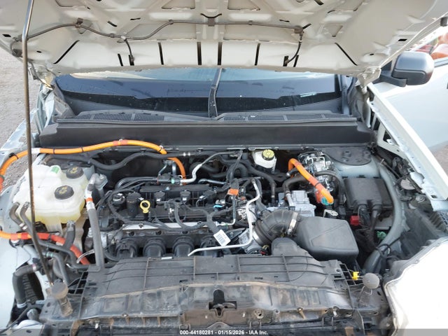 3FTTW8E33PRA90994 Ford Maverick Xlt