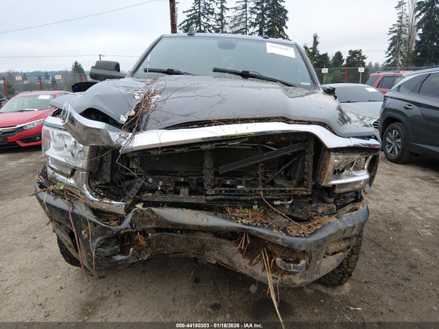 3C6UR5DL7NG109252 RAM 2500 Big Horn 4x4 6&#039;4 Box