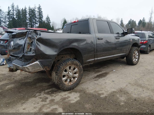3C6UR5DL7NG109252 RAM 2500 Big Horn 4x4 6&#039;4 Box