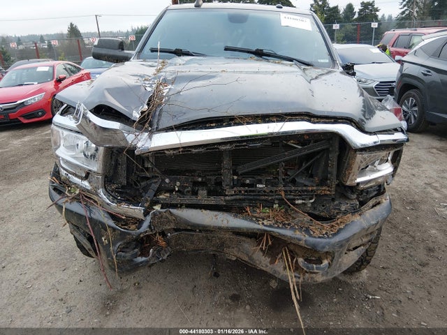 3C6UR5DL7NG109252 RAM 2500 Big Horn 4x4 6&#039;4 Box