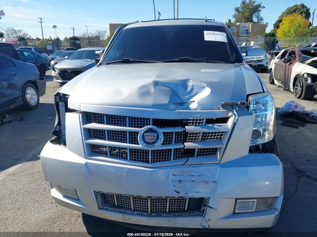 Продаж на аукціоні авто 2013 Cadillac Escalade Premium, vin: 1GYS3CEF4DR189570, номер лоту: 44180325