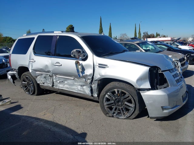 Продаж на аукціоні авто 2013 Cadillac Escalade Premium, vin: 1GYS3CEF4DR189570, номер лоту: 44180325