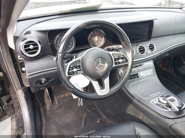 2019 Mercedes-benz E 300 მანქანა იყიდება აუქციონზე, vin: WDDZF4JB3KA542726, აუქციონის ნომერი: 44180329
