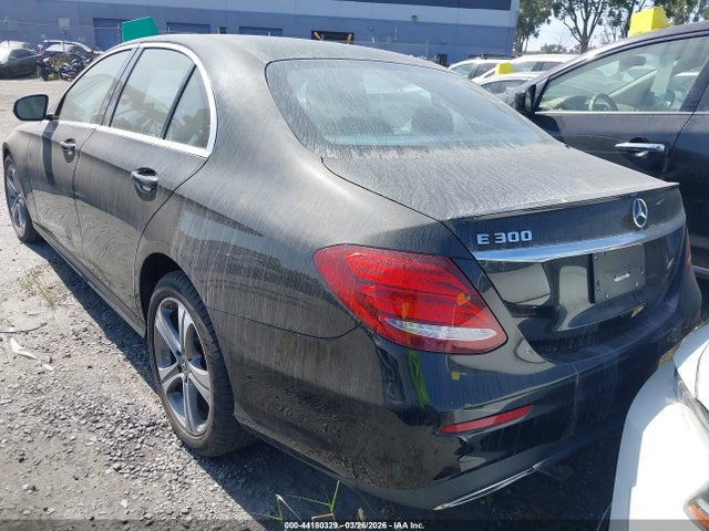 2019 Mercedes-benz E 300 მანქანა იყიდება აუქციონზე, vin: WDDZF4JB3KA542726, აუქციონის ნომერი: 44180329