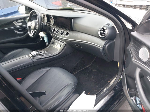 2019 Mercedes-benz E 300 მანქანა იყიდება აუქციონზე, vin: WDDZF4JB3KA542726, აუქციონის ნომერი: 44180329