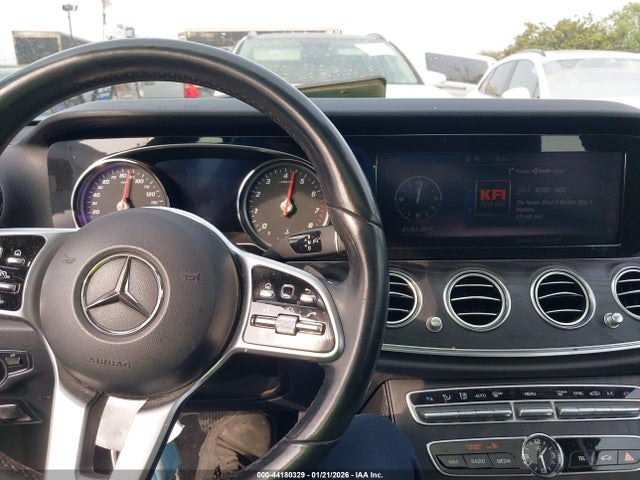 2019 Mercedes-benz E 300 მანქანა იყიდება აუქციონზე, vin: WDDZF4JB3KA542726, აუქციონის ნომერი: 44180329