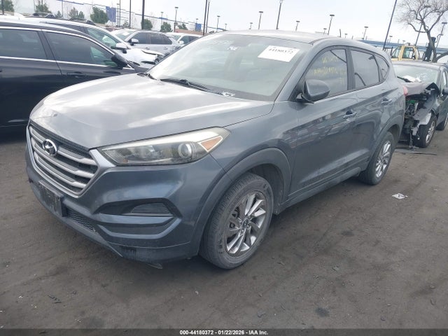KM8J23A45HU423724 Hyundai TUCSON SE