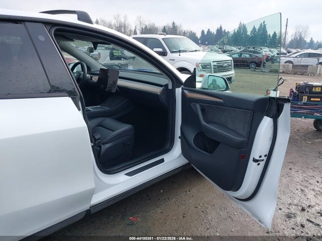 2023 TESLA MODEL Y 7SAYGDEE3PF788474 Photo 4