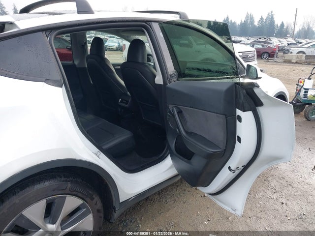 2023 TESLA MODEL Y 7SAYGDEE3PF788474 Photo 7