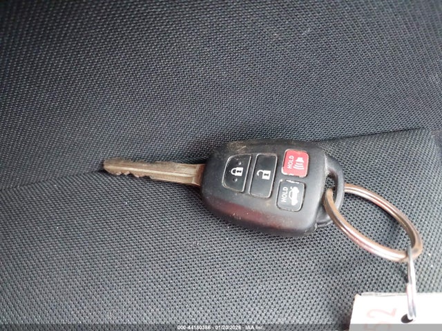 2T1BURHE1HC850822 Toyota COROLLA LE