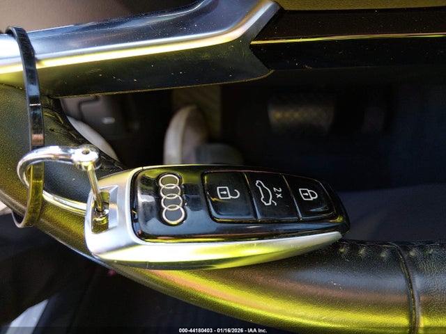 2020 Audi A8 L 55 Tfsi Quattro Tiptronic მანქანა იყიდება აუქციონზე, vin: WAU8DAF8XLN015801, აუქციონის ნომერი: 44180403