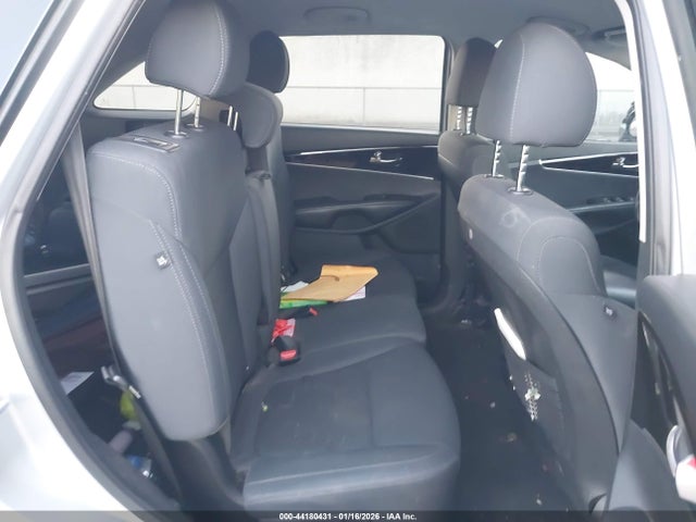 5XYPG4A35KG563763 KIA Sorento 2.4l Lx