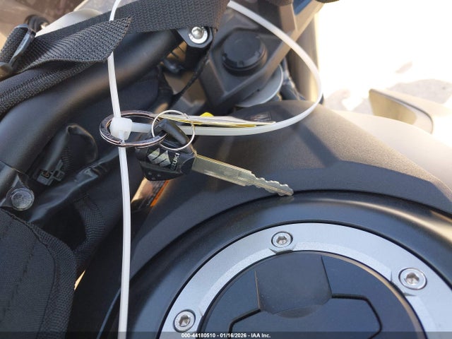 Suzuki Gsx800 R 2024 JS1EM11B1R7101000 Image 11