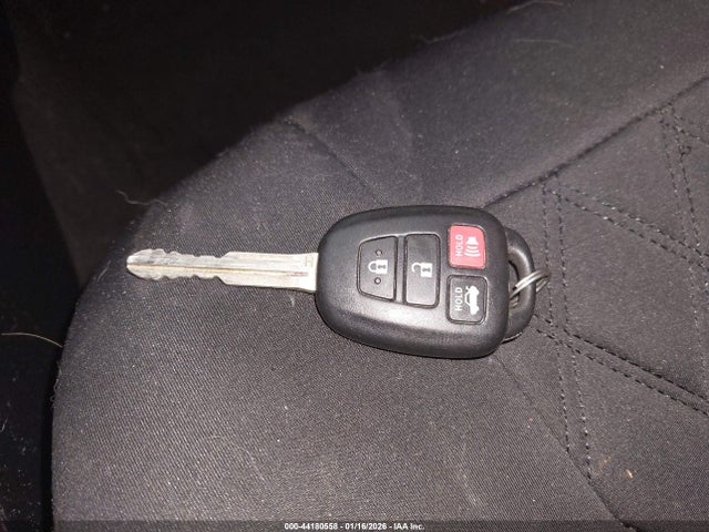 2T1BURHE7HC888555 Toyota COROLLA LE