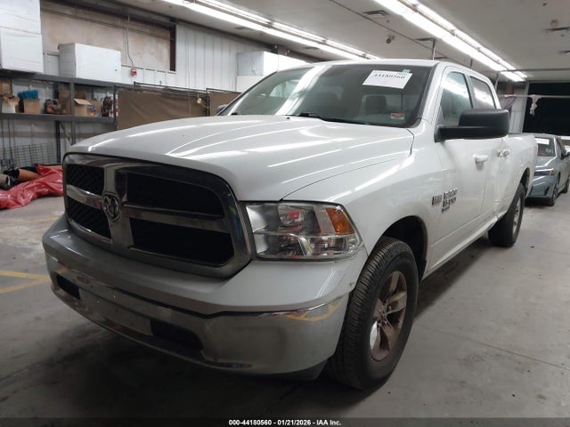 1C6RR6TT6LS102831 RAM 1500 Classic Slt 4x2 6&#039;4 Box