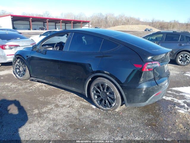 2021 TESLA MODEL Y 5YJYGAEE1MF302798 Photo 2