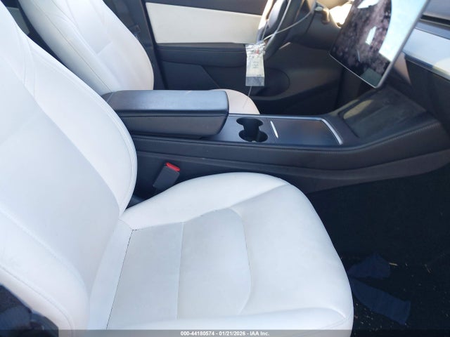 2021 TESLA MODEL Y 5YJYGAEE1MF302798 Photo 4