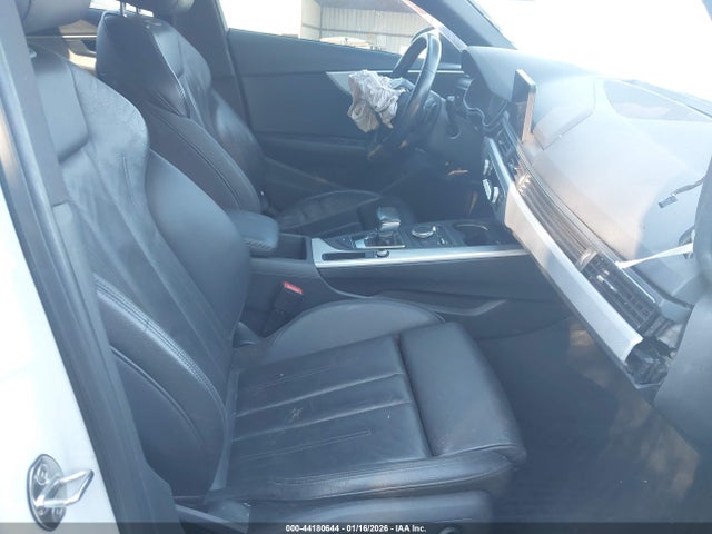 2017 AUDI A4 WAULMAF43HA167845 Photo 4