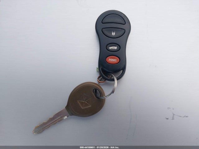 2000 Chrysler Lhs მანქანა იყიდება აუქციონზე, vin: 2C3HC56G0YH146972, აუქციონის ნომერი: 44180651