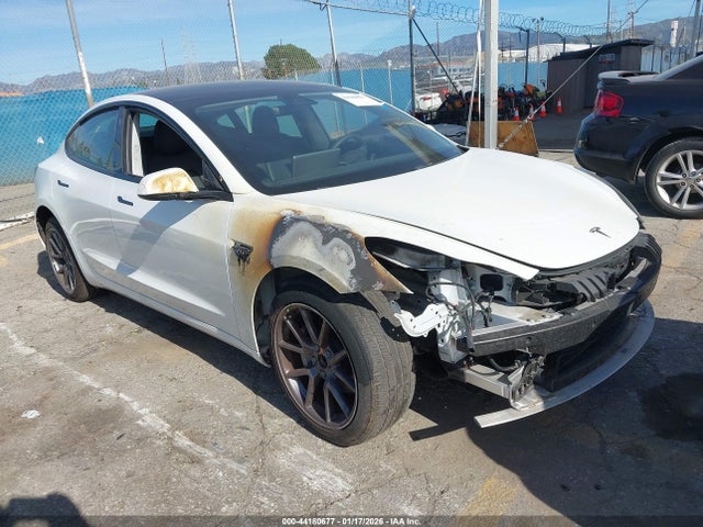 2021 TESLA MODEL 3 5YJ3E1EA2MF069379 Photo 0